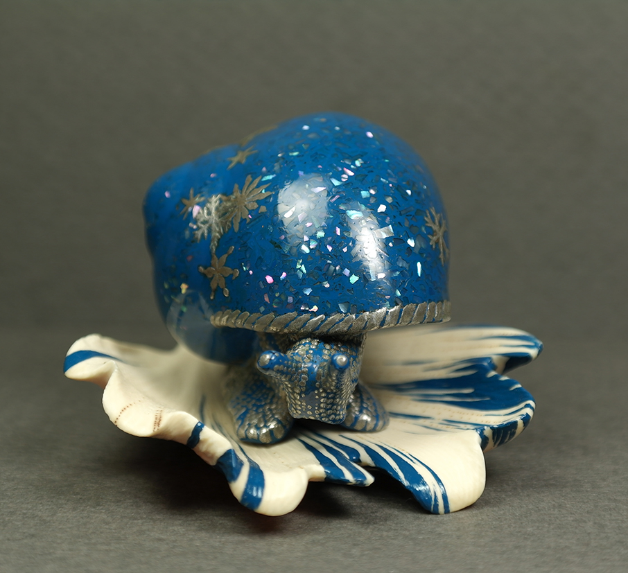 Winter snail on a petal 02